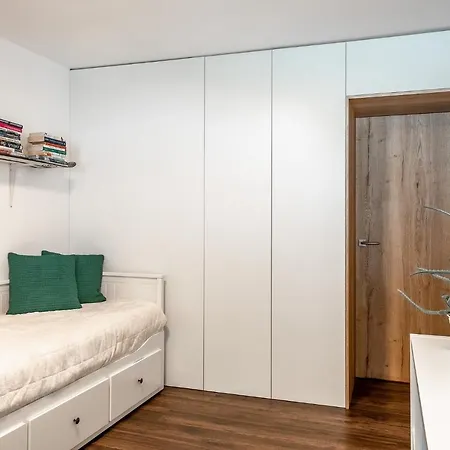 Zuzo Flat Stare Koliesko 96